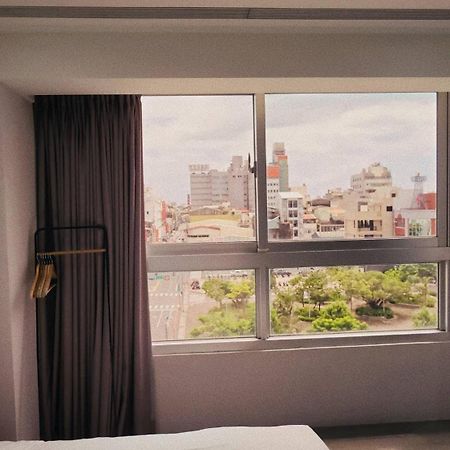 D D Hotel Tainan Extérieur photo