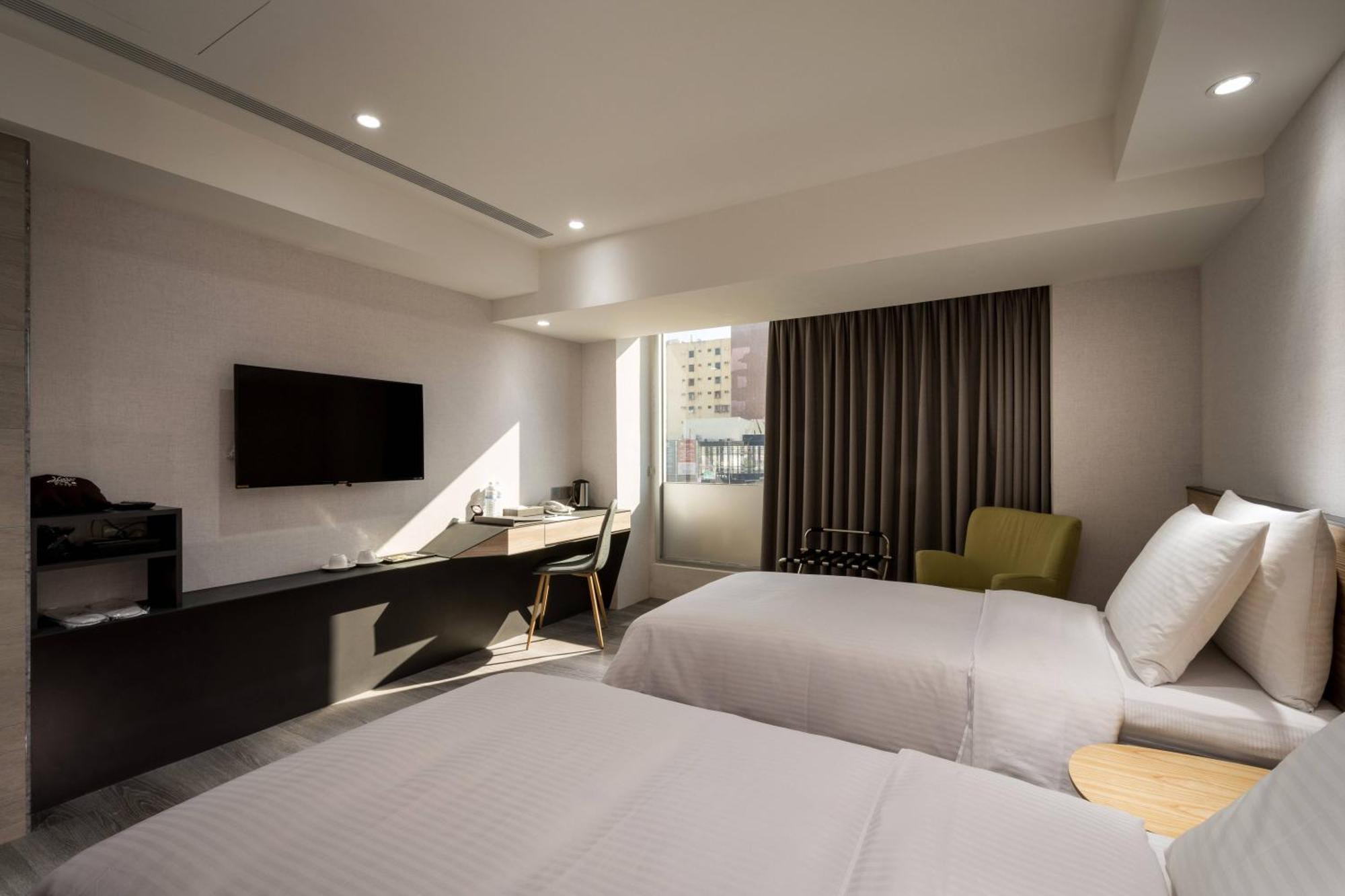 D D Hotel Tainan Extérieur photo